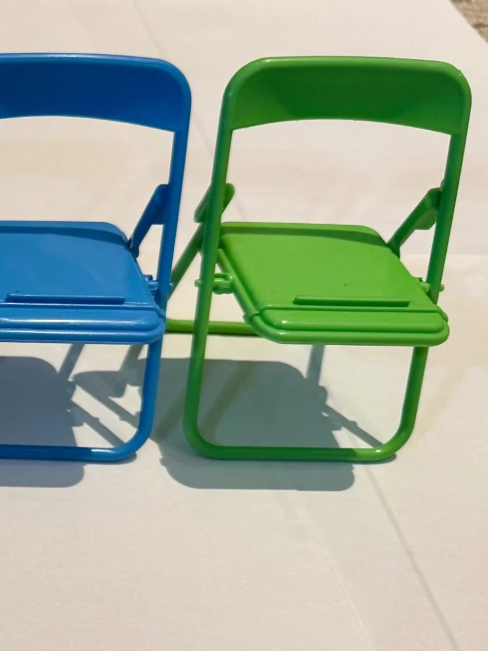 Green Plastic Folding Chair Cell Phone Stand